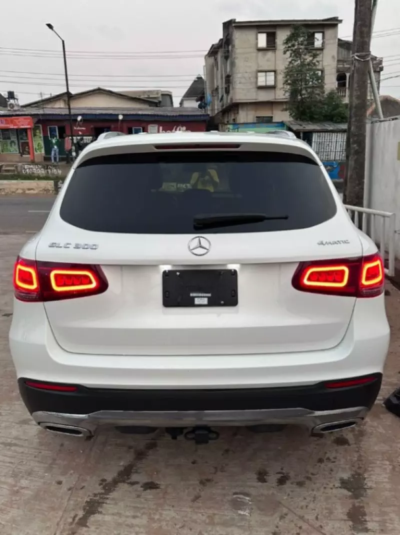 Mercedes-Benz GLC 300   - 2021