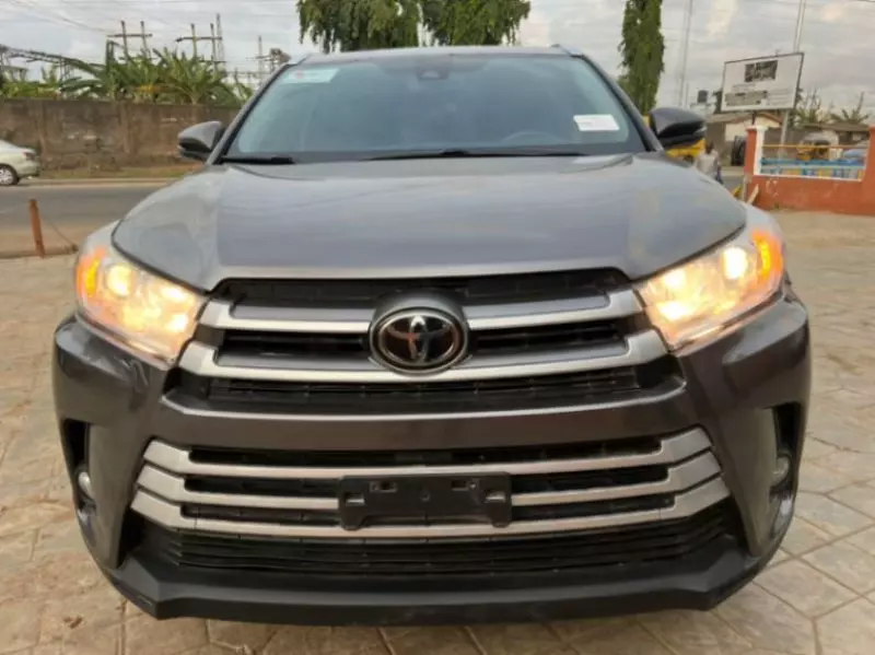 Toyota Highlander   - 2017