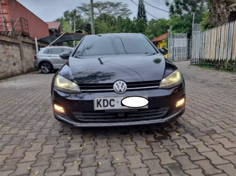 Volkswagen Golf   - 2014