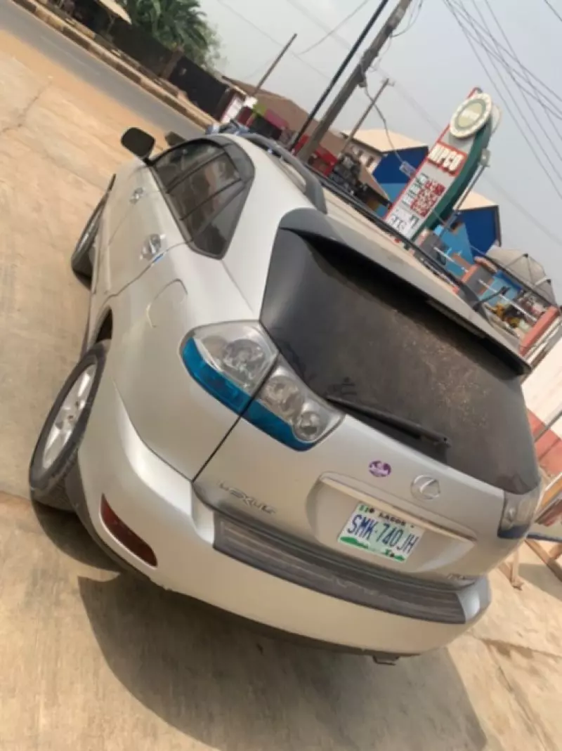 Toyota Camry   - 2013