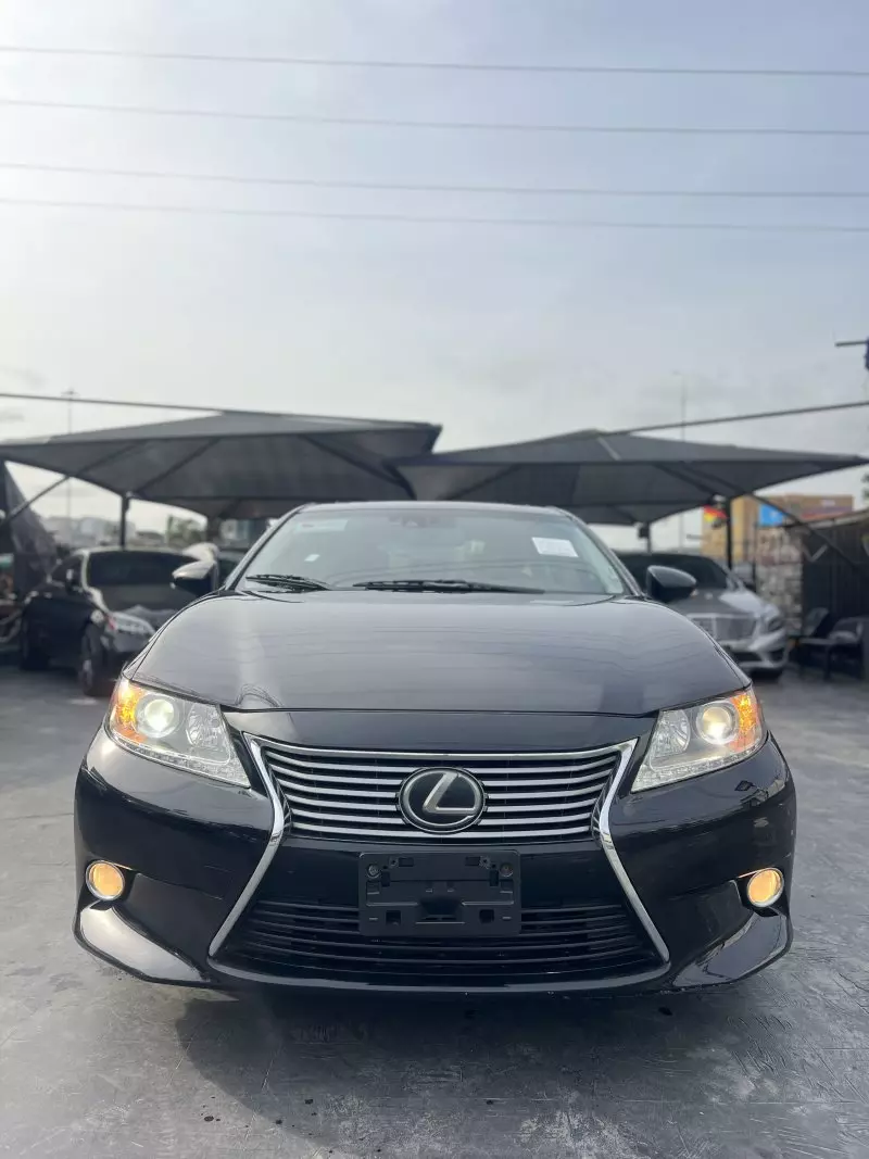 Lexus ES   - 2013