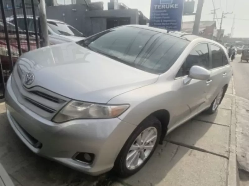 Toyota Venza   - 2011