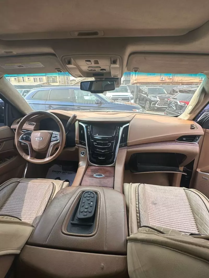 Cadillac Escalade   - 2015