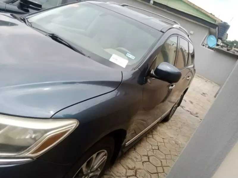 Nissan Pathfinder   - 2015
