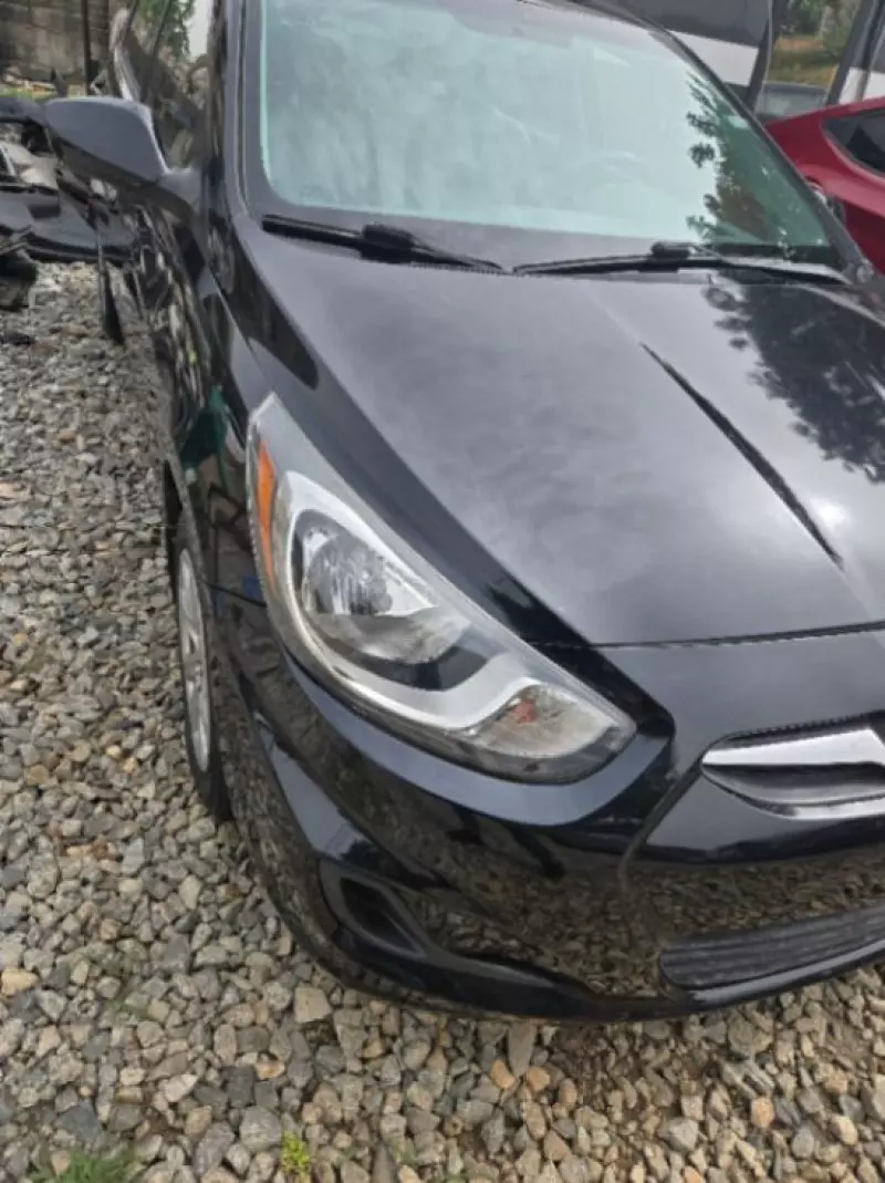 Hyundai Accent   - 2013