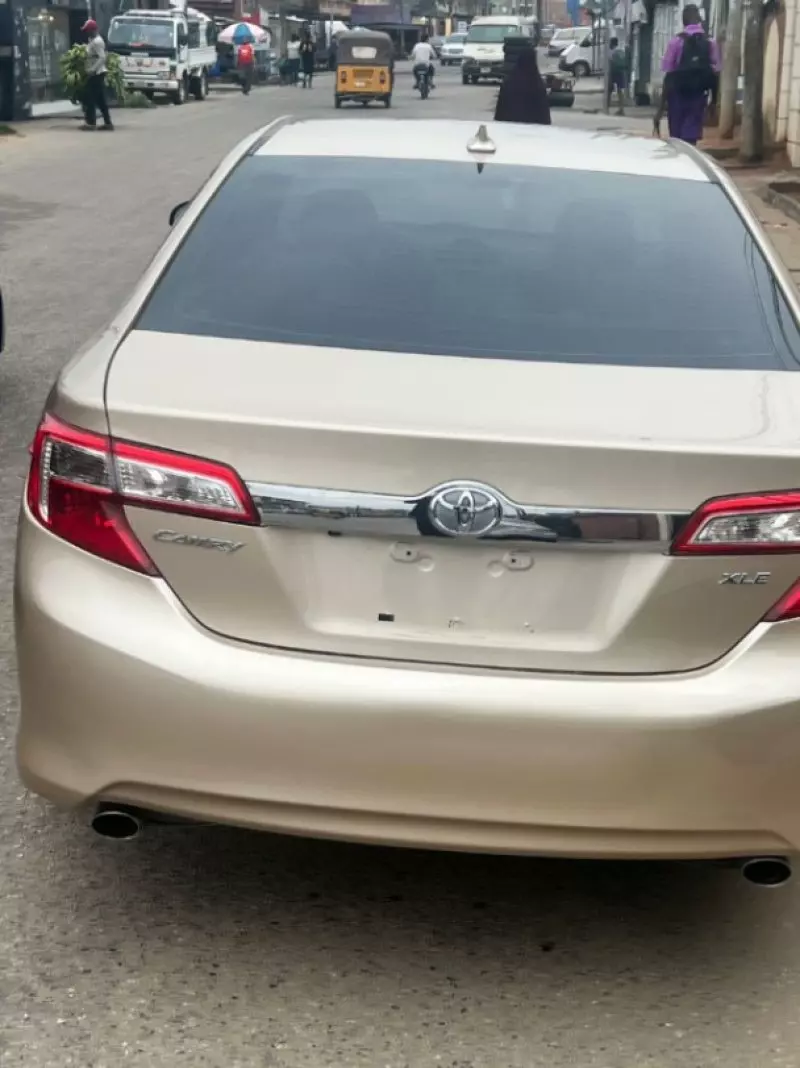 Toyota Camry   - 2012