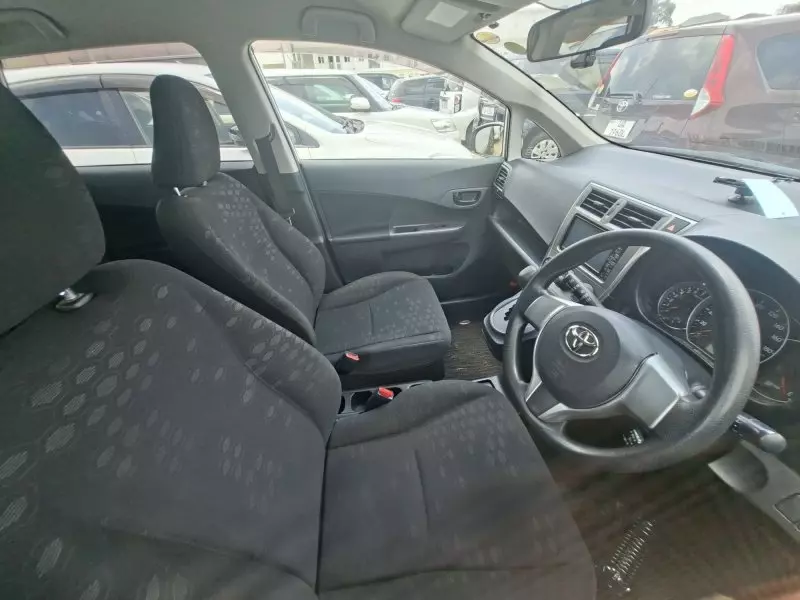 Toyota Ractis   - 2012