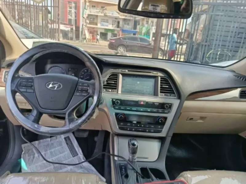 Hyundai Sonata   - 2016