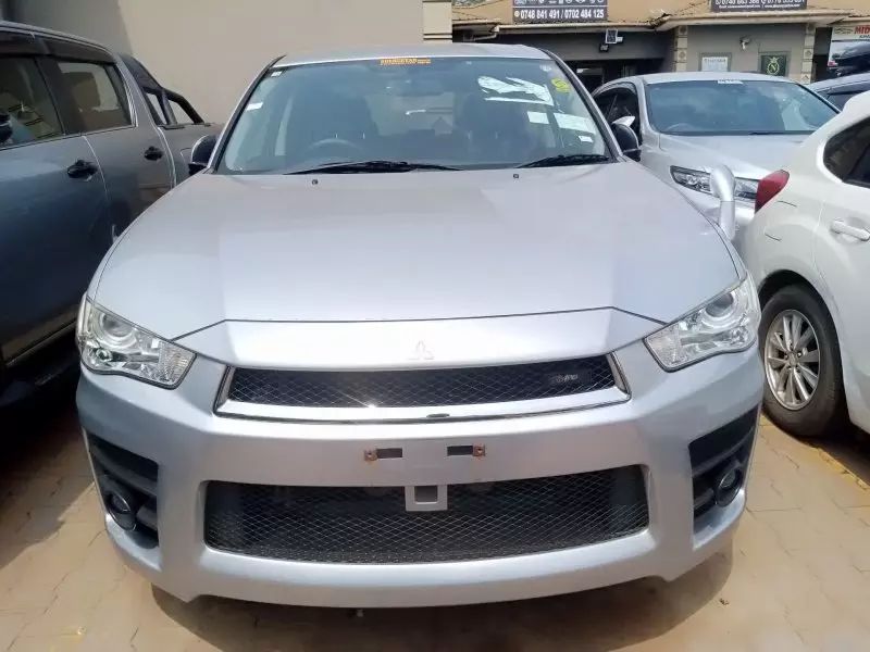 Mitsubishi OUTLANDER   - 2014