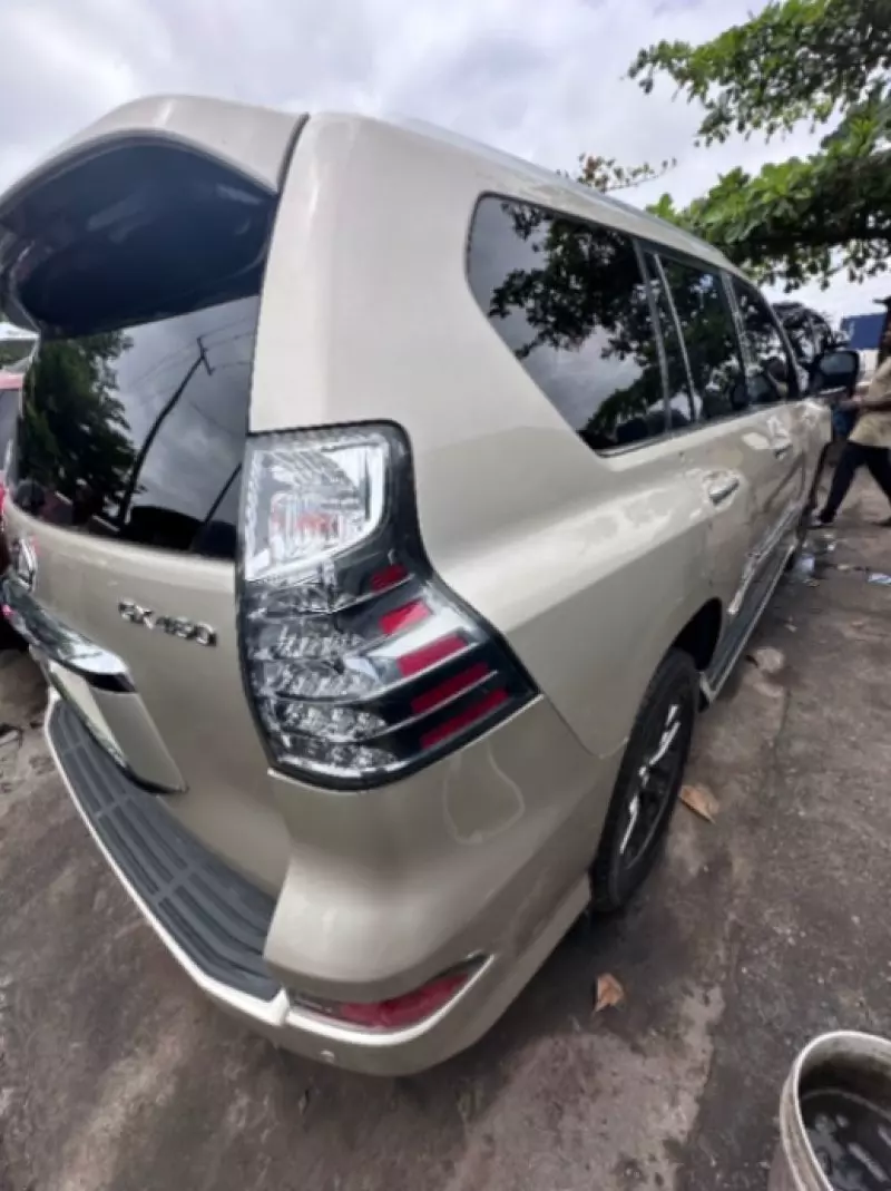 Lexus GX 460   -