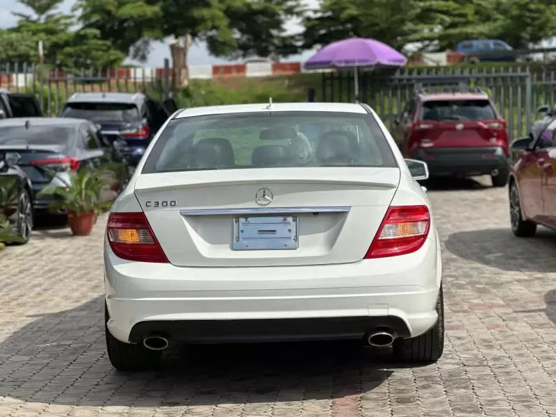 Mercedes-Benz C 300   - 2010