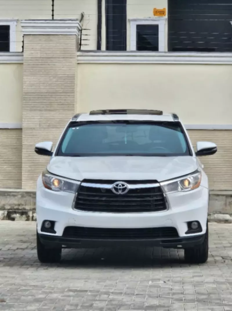 Toyota Highlander   - 2016