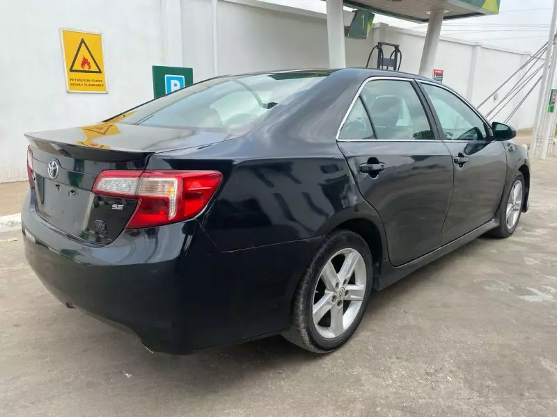 Toyota Camry   - 2014