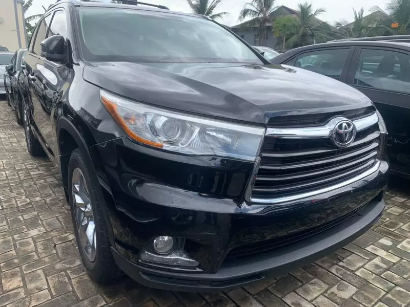 Toyota Highlander   - 2015