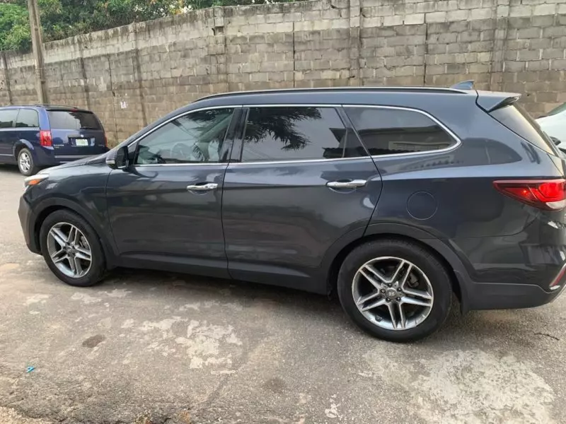 Hyundai Santa Fe   - 2017