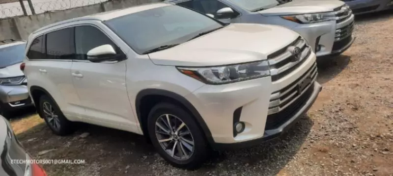 Toyota Highlander   - 2019