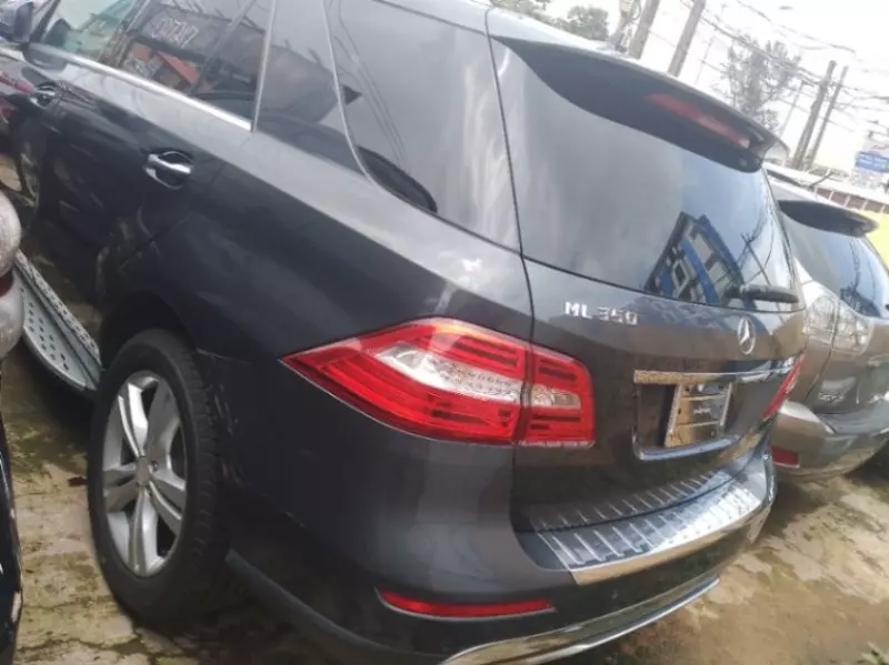 Mercedes-Benz ML 350   - 2012