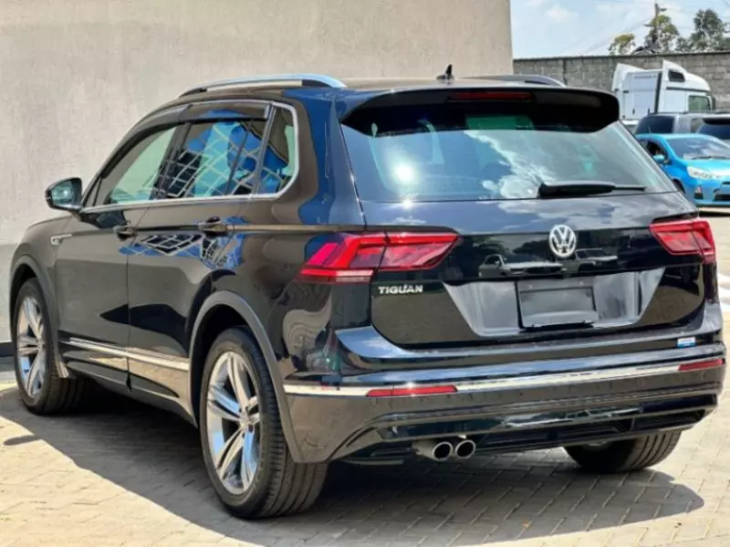 Volkswagen Tiguan   - 2014