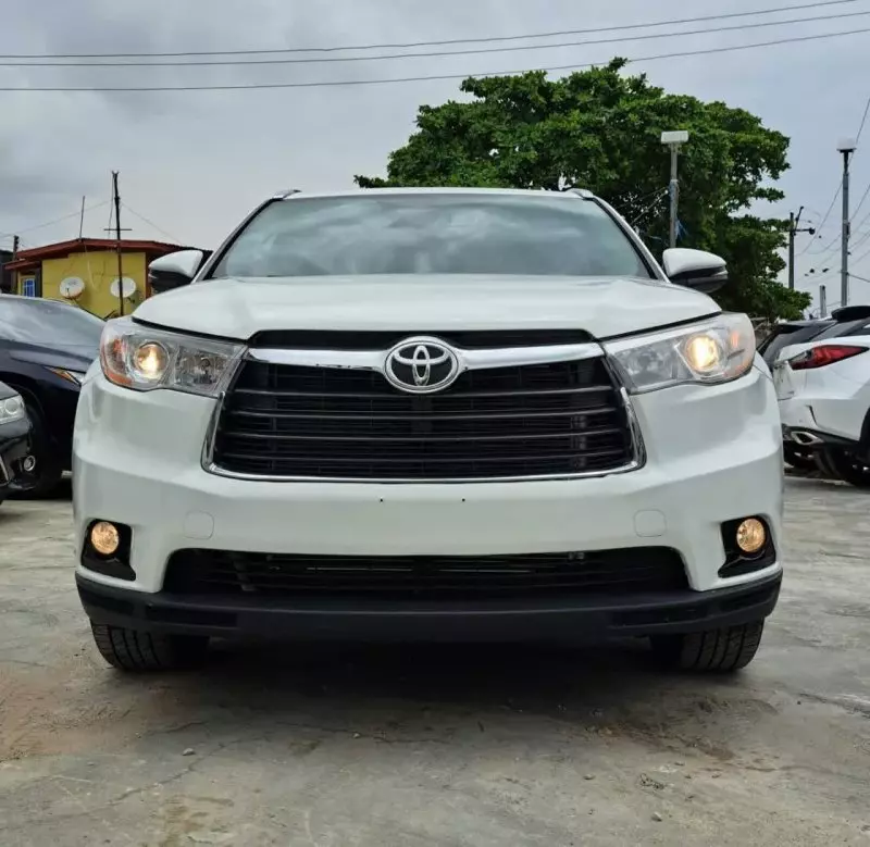Toyota Highlander   - 2015