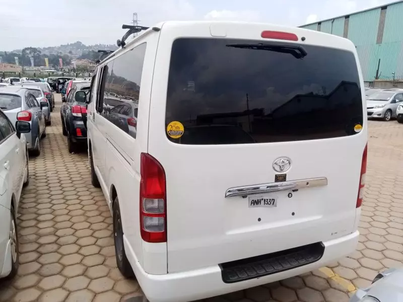 Toyota Hiace   - 2012