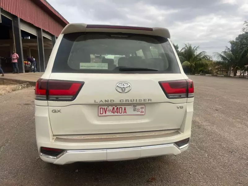 Toyota Landcruiser  V8   - 2015