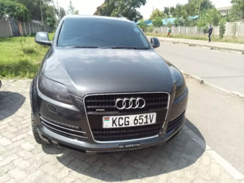 Audi Q7   - 2010