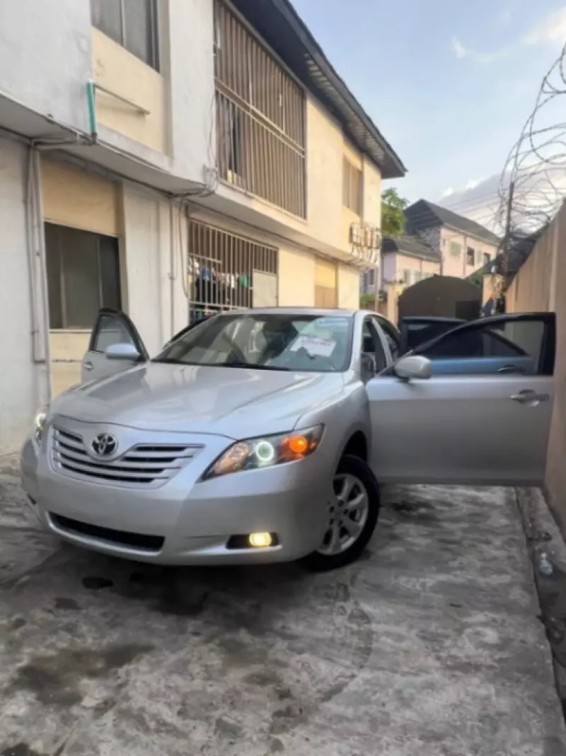 Toyota Camry   - 2008