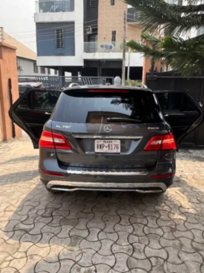 Mercedes-Benz ML-Class - 2012