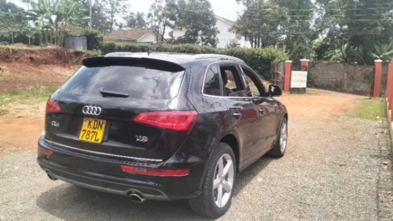 Audi Q5   - 2011