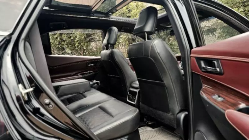 Toyota Harrier   - 2017