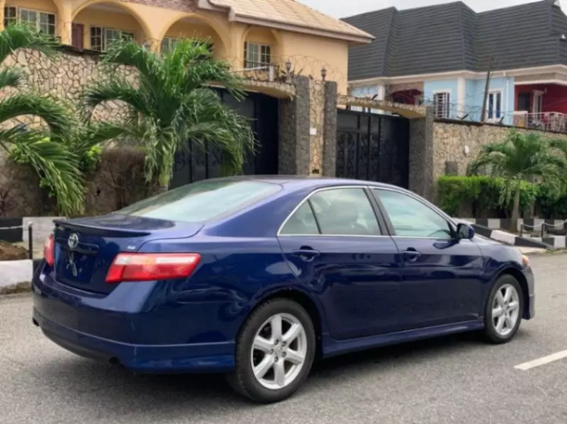Toyota Camry   - 2007