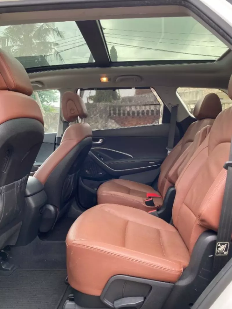 Hyundai Santa Fe   - 2014