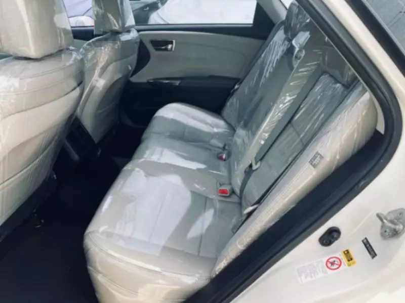 Toyota Avalon   - 2014