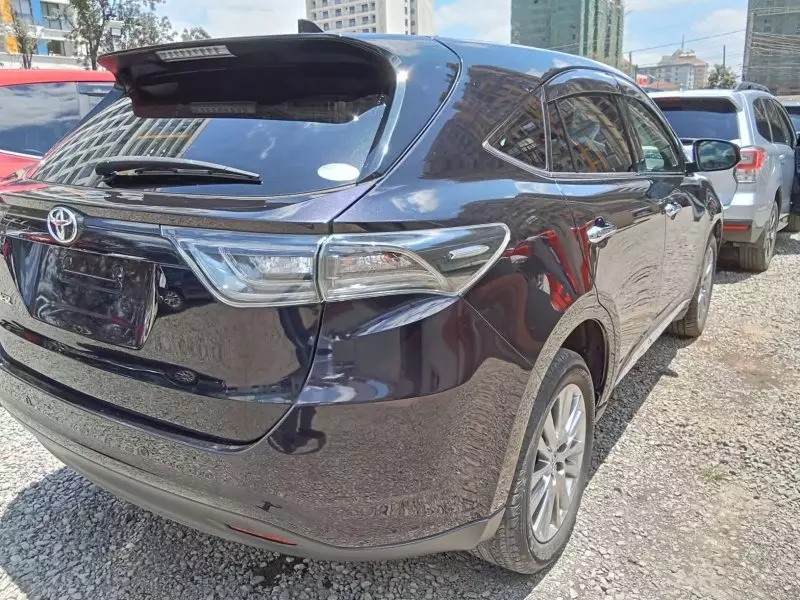 Toyota Harrier   - 2016