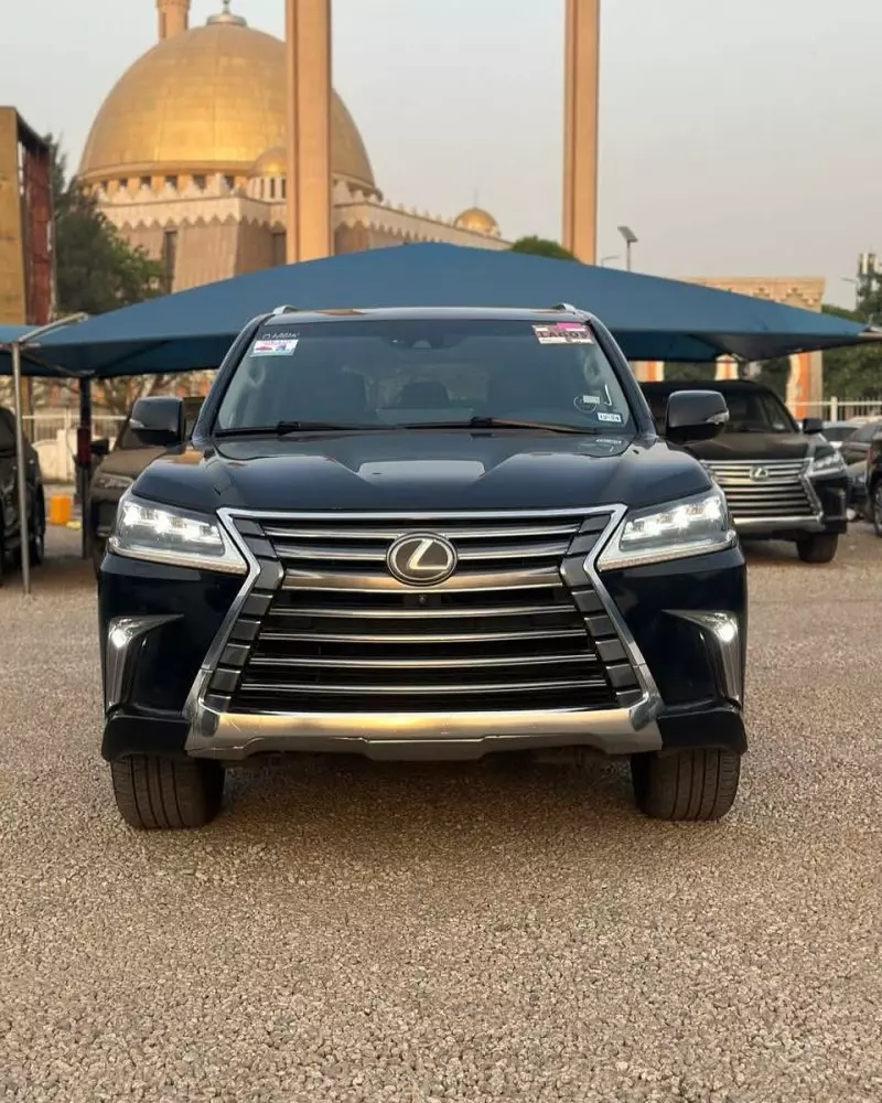 Lexus 570   - 2017
