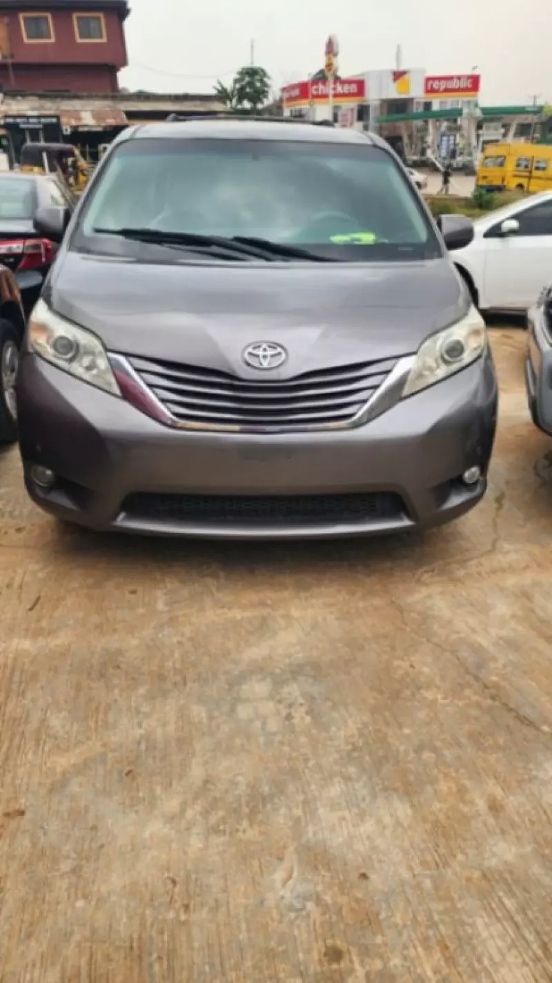 Toyota Sienna