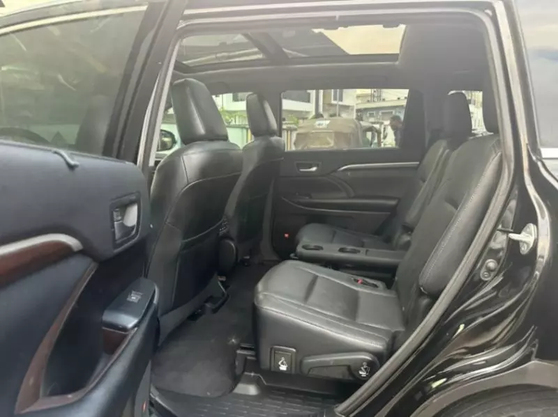 Toyota Highlander   - 2015