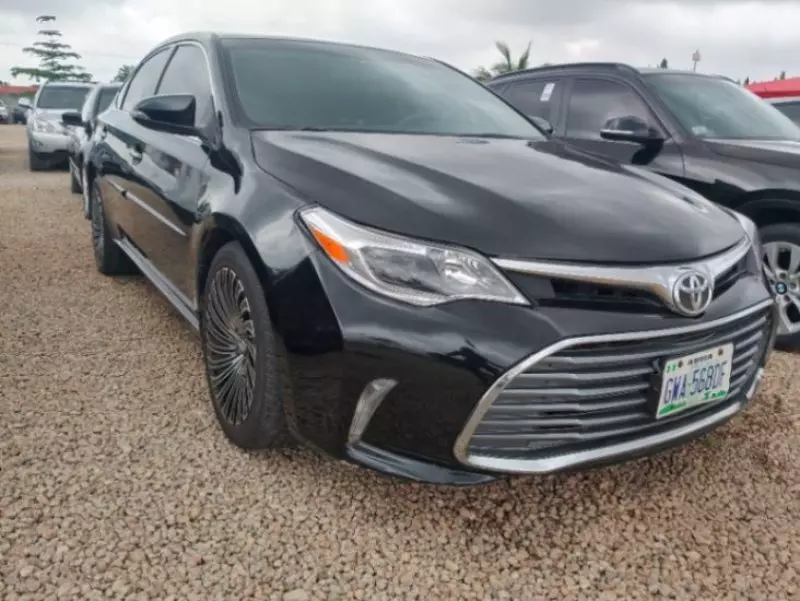 Toyota Avalon   - 2014