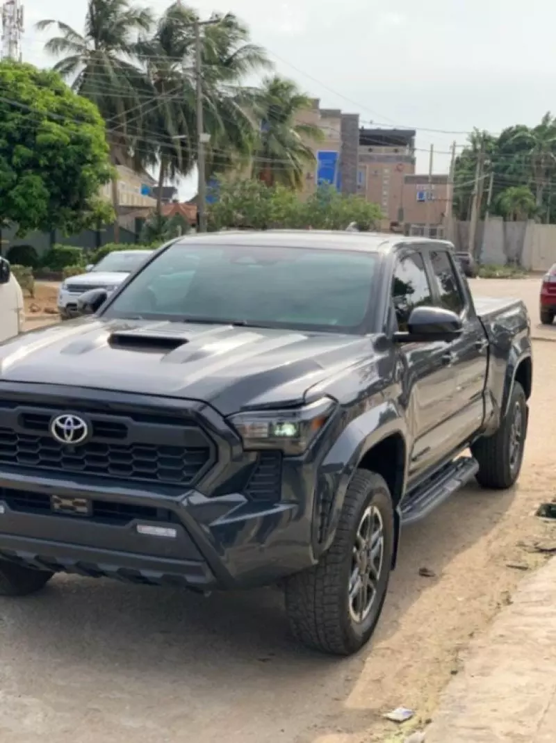 Toyota Tacoma - 2024