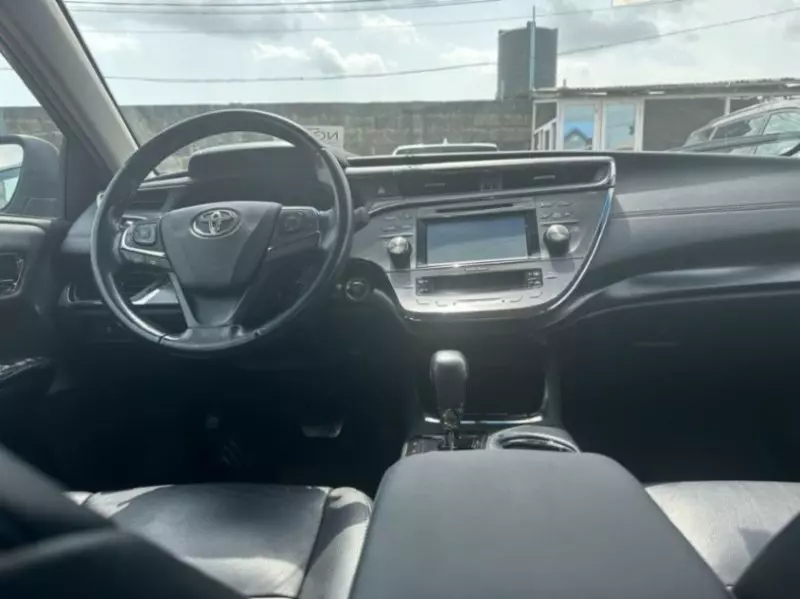 Toyota Avalon   - 2016