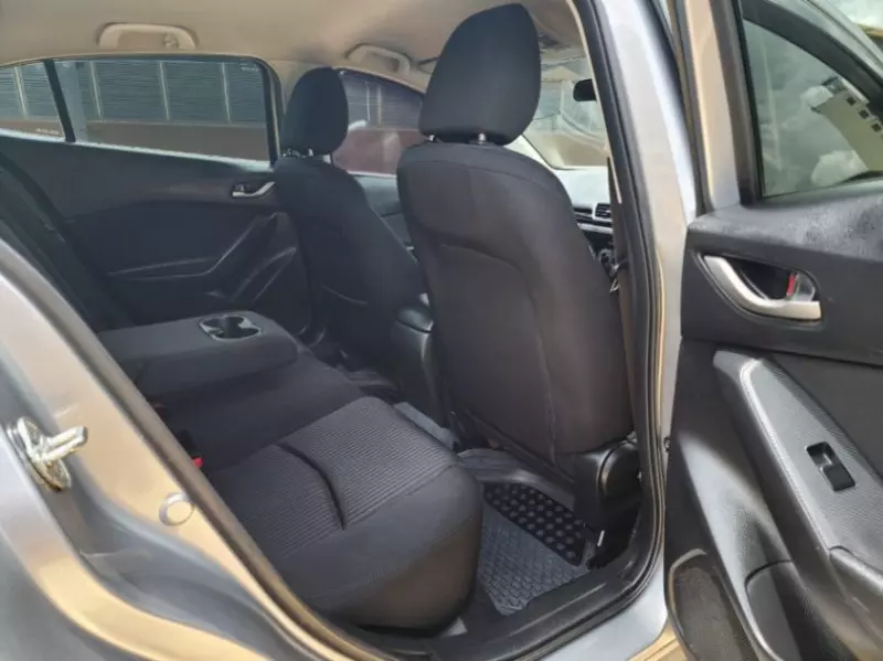 Mazda Axela    - 2015