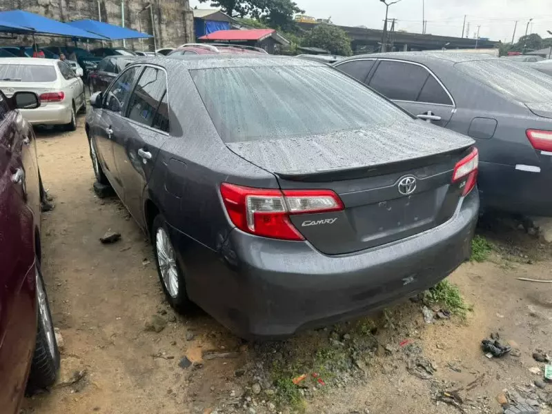 Toyota Camry   - 2012