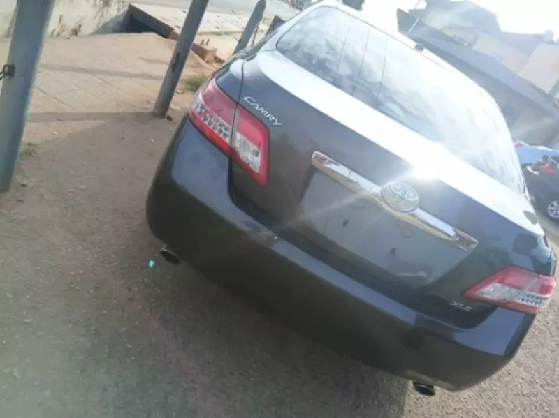 Toyota Camry   - 2011
