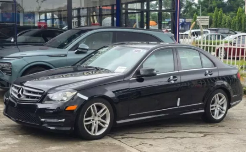 Mercedes-Benz C 300   - 2013