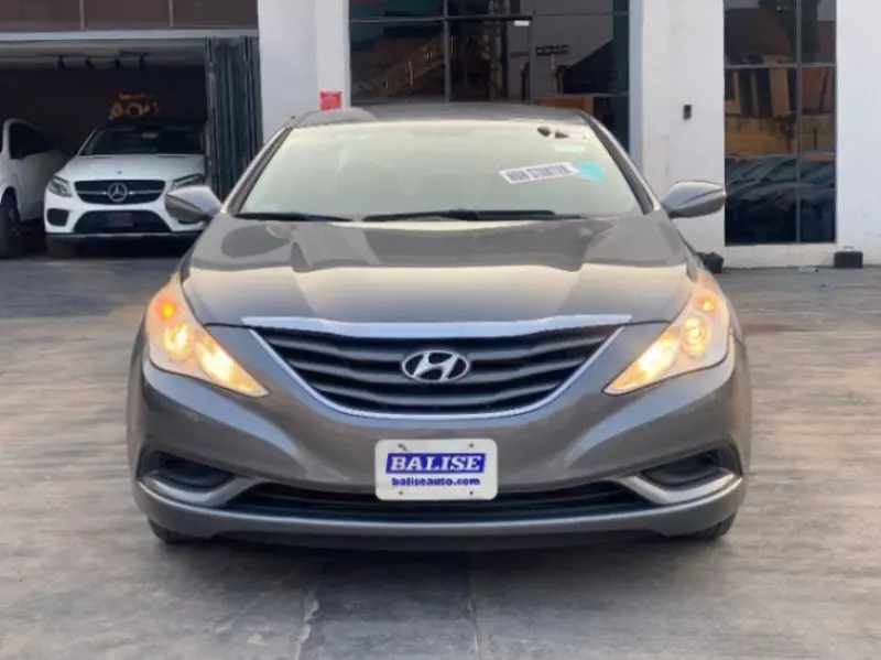 Hyundai Sonata   - 2012