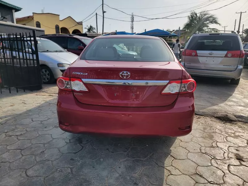 Toyota corolla   - 2011