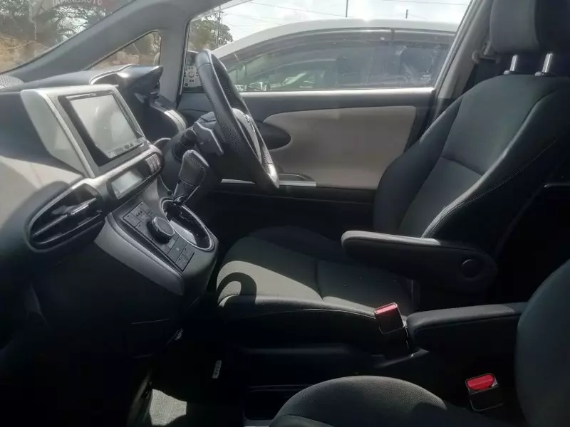 Toyota Wish   - 2011