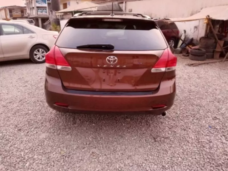 Toyota Venza   - 2011