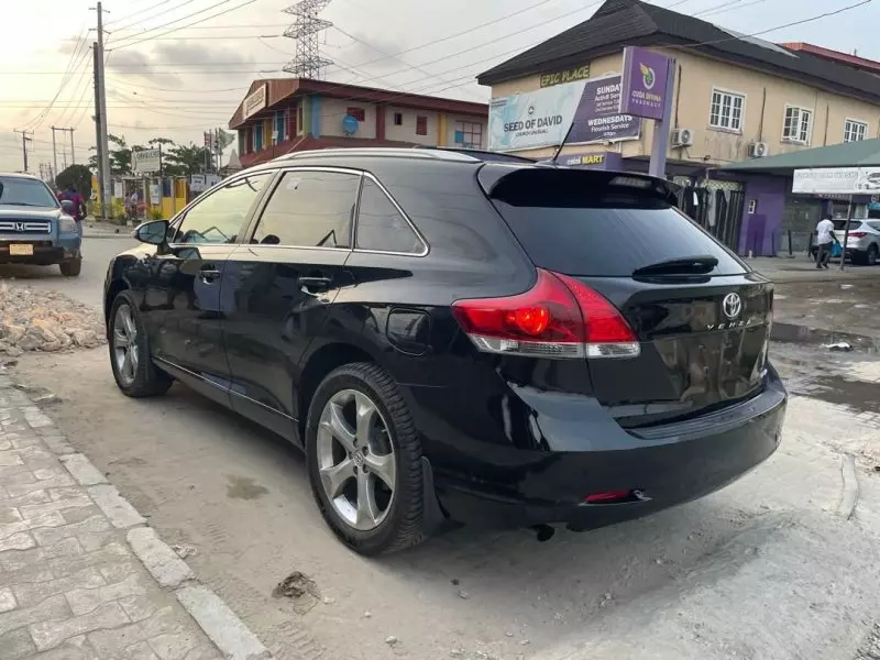 Toyota Venza   - 2013