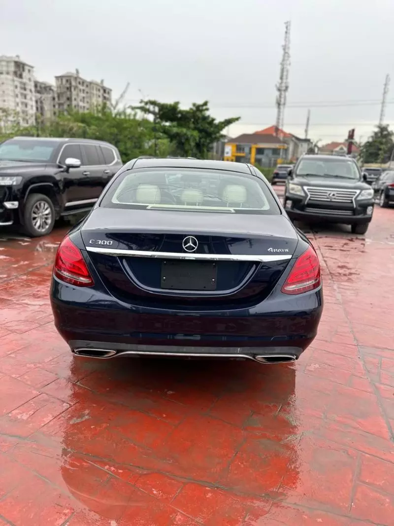 Mercedes-Benz C 300   - 2015